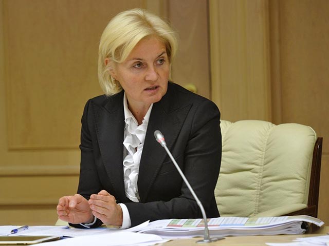 3 апреля, вице-премьер Ольга Голодец заявила, что в России почти 40 млн человек работают в непрозрачных условиях, заняты "непонятно где и чем". Именно из-за них, по мнению вице-премьера, у государства не хватает денег на социальную сферу