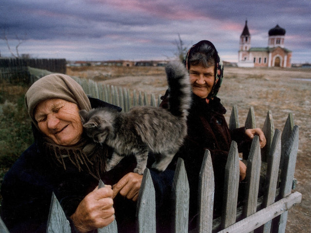 Фотовыставка в Российском православном университете показала, что для россиян является святым и ценным