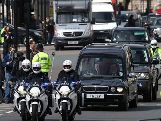 Сегодня в британской столице пройдут похороны бывшего премьер-министра Великобритании Маргарет Тэтчер. В связи с этим правоохранительными органами принимаются чрезвычайные меры по обеспечению безопасности на время проведения церемонии