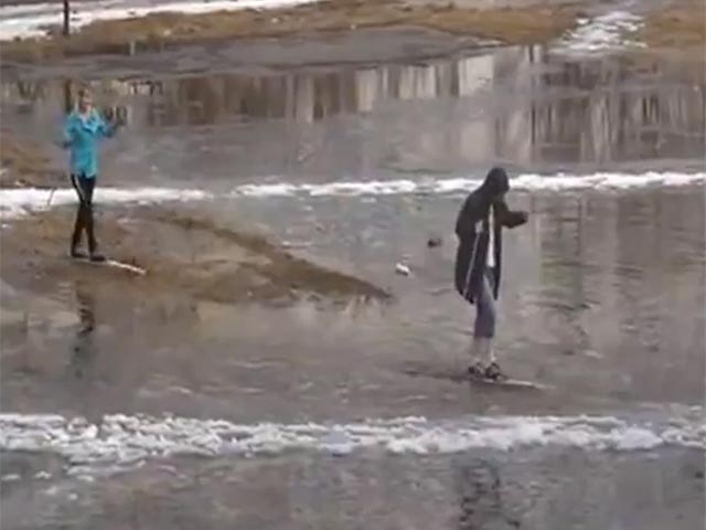 Спортивные занятия северодвинских студентов оказались в центре общественного внимания, после того как местный житель записал на видео их лыжный кросс в оттепель