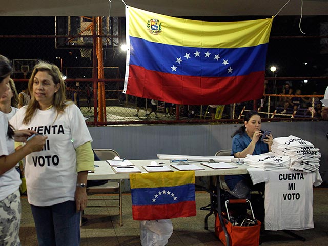 Национальный избирательный совет (НИС) Венесуэлы отказал оппозиции в пересчете голосов избирателей, полученных на прошедших в стране в воскресенье выборах президента, на которых победил преемник прежнего главы государства Уго Чавеса - Николас Мадуро