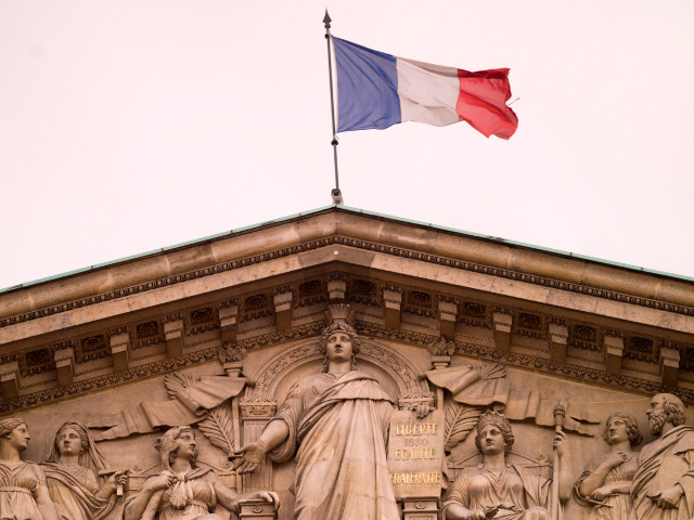 Французский парламент выступил за продолжение военной операции в Мали