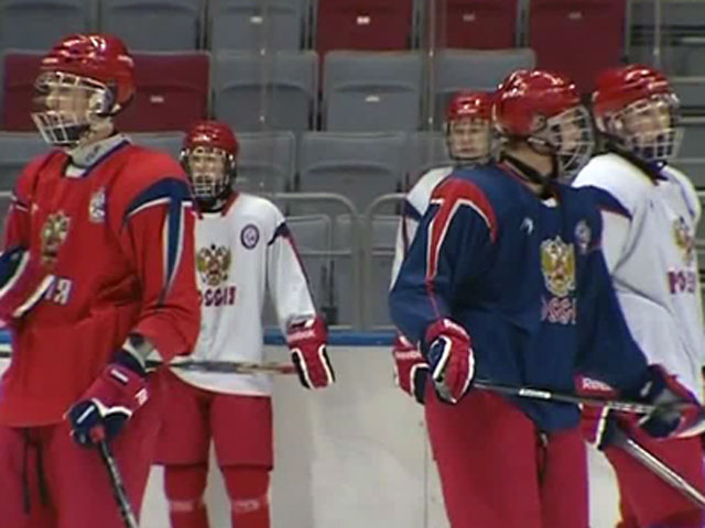Юниорская сборная России по хоккею, составленная из игроков до 18 лет, без единого поражения вышла в плей-офф домашнего чемпионата мира, который проходит в эти дни в Сочи