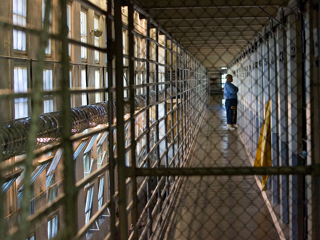 В тюрьме США четыре надзирательницы забеременели от криминального босса