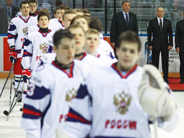 Сборная России вышла в полуфинал чемпионата мира по хоккею среди юниоров, который проходит в эти дни в Сочи