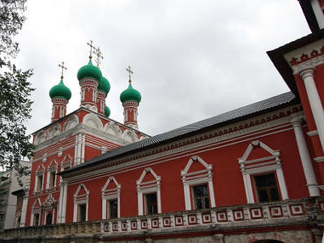 Последний царь и экс-премьер Болгарии Симеон II Сакскобургготский в субботу посетит Высоко-Петровский ставропигиальный мужской монастырь в Москве