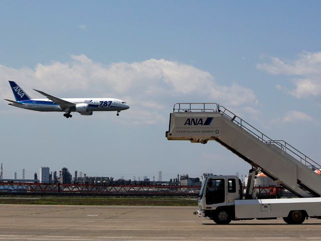 Первые тестовые полеты реактивных пассажирских самолетов Boeing-787 Dreamliner с обновленными системами аккумуляторов начались в Японии