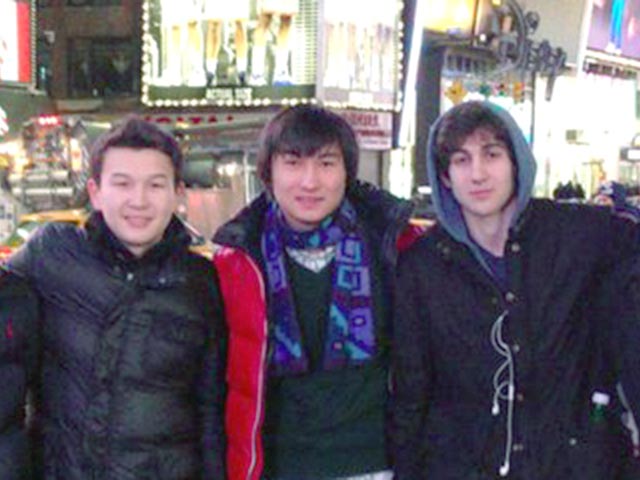Двум студентам из Казахстана, задержанным в США по делу о теракте в Бостоне, предъявлены обвинения в том, что они пытались скрыть причастность их друга Джохара Царнаева