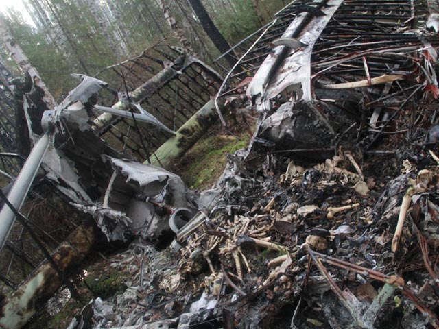 С места крушения самолета Ан-2 в Свердловской области вывезены останки более десяти человек