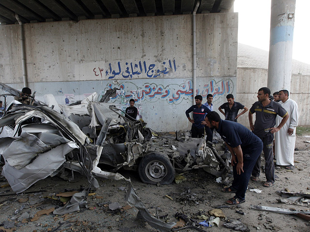 По меньшей мере 11 человек погибли в результате серии взрывов в разных частях столицы Ирака Багдада