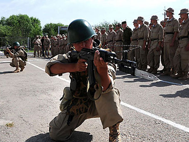 Российские военные в Таджикистане отрицают связь с осужденным наркоторговцем 