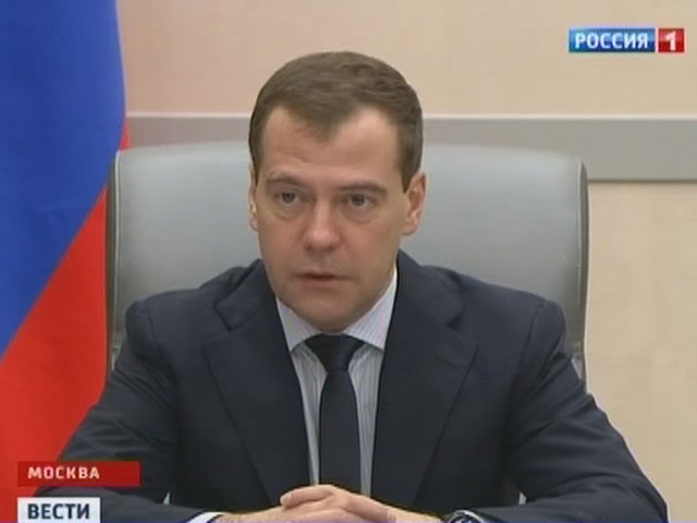 Медведев распорядился, кем заменить Суркова во главе своего аппарата