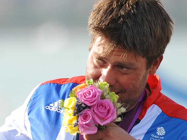 Олимпийский чемпион по парусному спорту, английский яхтсмен Эндрю Симпсон погиб в результате несчастного случая во время тренировочного заплыва у побережья Калифорнии