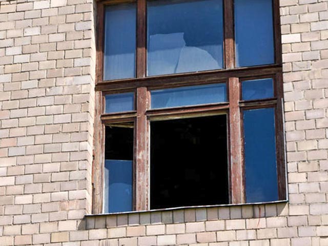 В Подмосковье свидетель разбился насмерть, выпав из окна отделения полиции