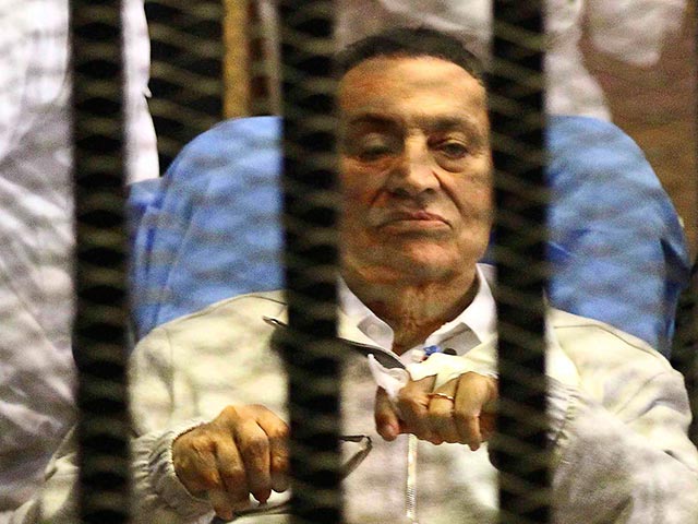 Египетский журнал Al-Watan опубликовал интервью с бывшим президентом АРЕ Хосни Мубараком. По утверждению издания - первое за два года, с момента ареста экс-президента. При этом адвокаты Мубарака категорически опровергают факт беседы