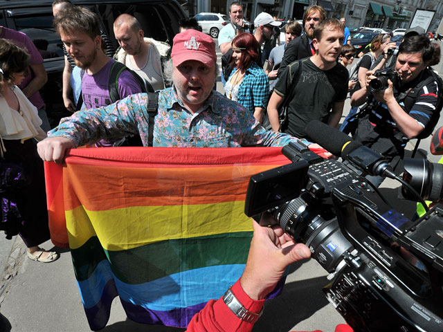 Несанкционированный гей-парад, 27 мая 2012