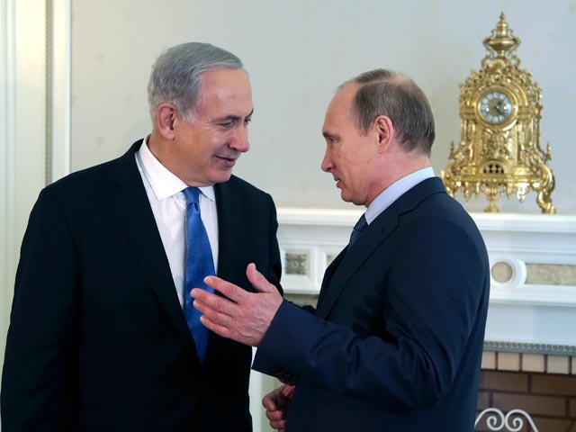 Серию переговоров по Сирии с российским руководством продолжит во вторник премьер Израиля Беньямин Нетаньяху. Он вылетел в Сочи к президенту Владимиру Путину