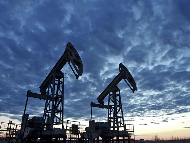 Международное энергетическое агентство (МЭА) повысило прогноз по мировому спросу на нефть в 2013 году на 65 тысяч баррелей. Теперь он составляет 90,6 млн баррелей в сутки, говорится в отчете организации