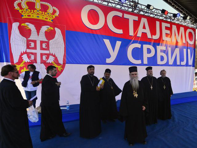 Иерархи Сербской православной церкви выступили с антиправительственными заявлениями