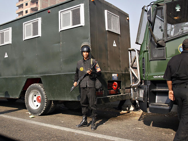 Задержанная в Египте группировка, связанная с "Аль-Каидой", планировала организовать теракты возле посольств США и Франции в Каире - к таким выводам пришло следствие
