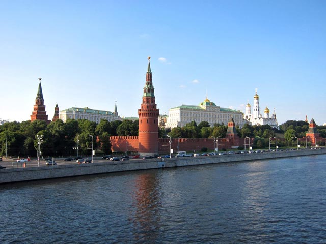 В Кремле завершено строительство вертолетной площадки под Ми-8, предназначенный для президента РФ Владимира Путина