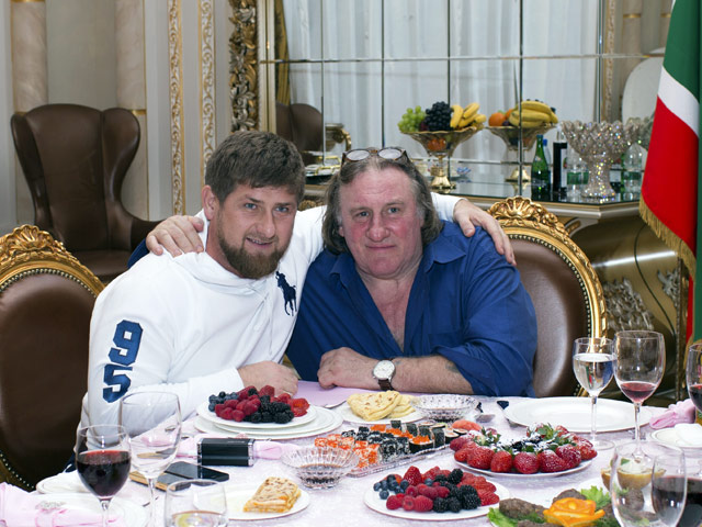 Французский актер Жерар Депардье, решивший отблагодарить Чечню за гостеприимство созданием фильма о республике, как оказалось, сыграет в картине главную роль. Более того, роль весьма почетную - Ахмата Кадырова, отца нынешнего главы региона Рамзана Кадыров