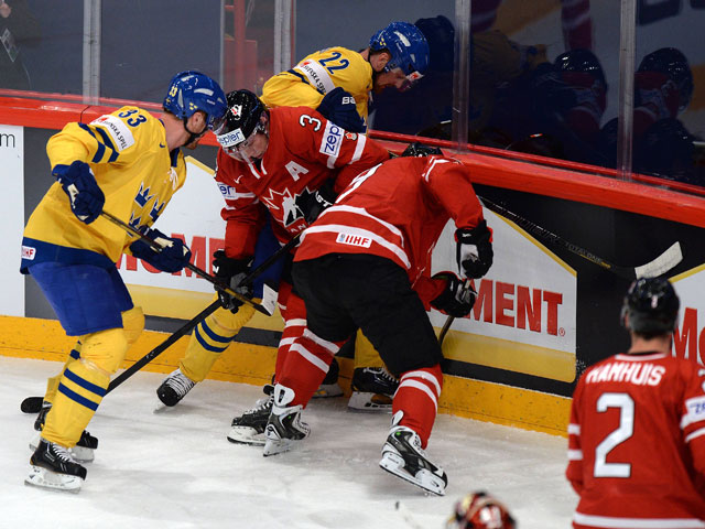 Шведы в четверг в четвертьфинальном матче переиграли канадцев в серии буллитов со счетом 3:2