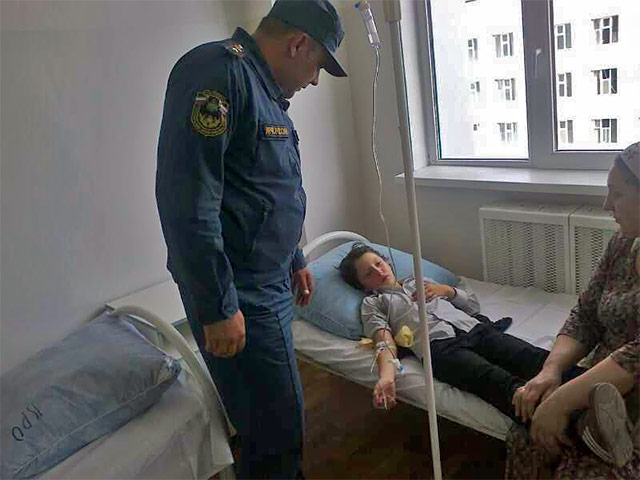 В столице республики Чечня произошел тревожный инцидент - 29 учащихся местной школы и их учительница отравились неизвестным веществом