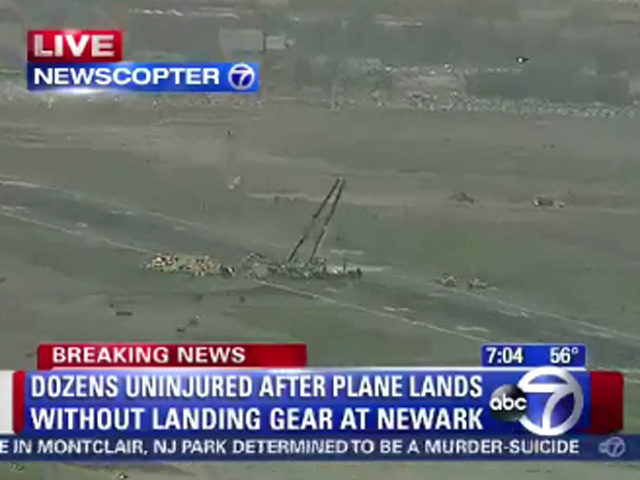 Самолет компании US Airways приземлился на брюхо в аэропорту Нью-Джерси