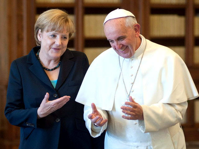 Папа Римский Франциск принял в субботу, 18 мая, в Ватикане канцлера Германии Ангелу Меркель. Беседа, продолжавшаяся около 45 минут, была посвящена вопросам глобализации и роли Европейского союза