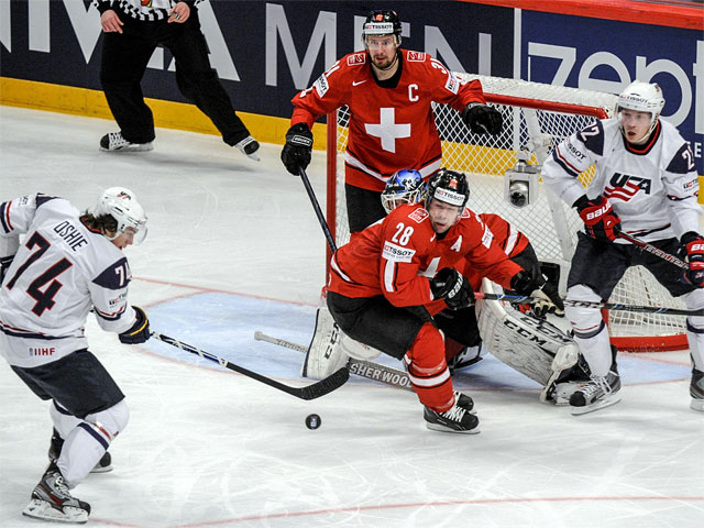 Сборная Швейцарии обыграла в Стокгольме на полуфинальной стадии команду США со счетом 3:0 (0:0, 1:0, 2:0) и стала участником главного матча чемпионата мира по хоккею