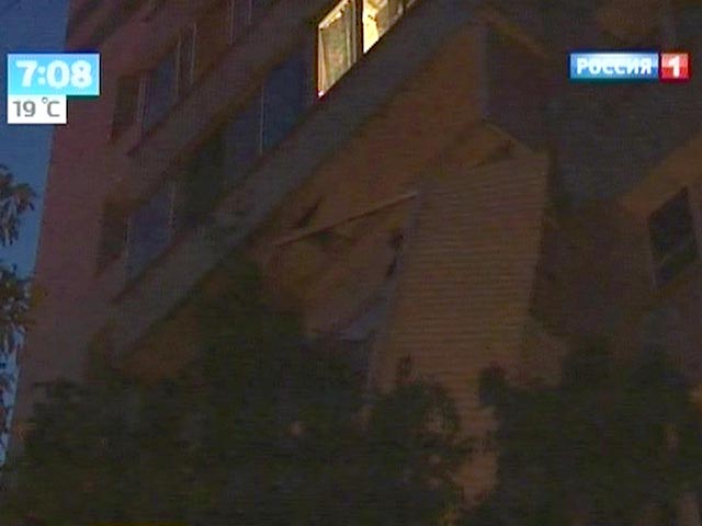 В одной из квартир 12-этажного жилого дома на юге Москвы произошел взрыв. ЧП случилось на улице Нагорная, в доме 7, корпус 5