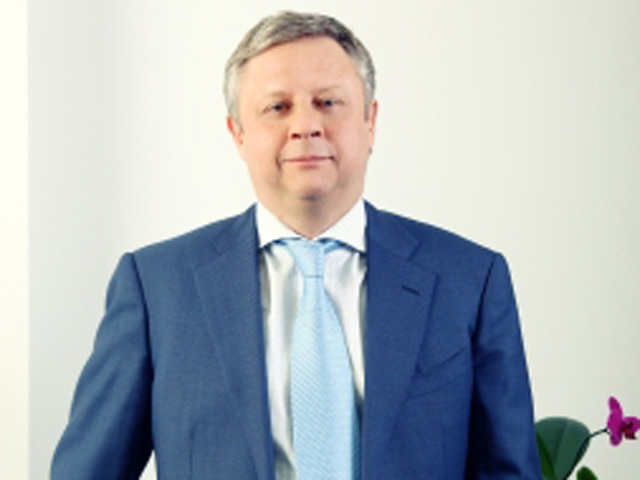 Новый президент "Ростелекома" Сергей Калугин, назначенный на свой пост в марте, отказался от "золотого парашюта" - компенсации, предусмотренной трудовым договором в случае увольнения