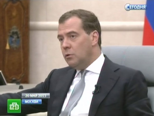 Медведев рассказал, почему ушел Сурков, есть ли еще министры "на заклание", и не обиделся на обращение "Димон"