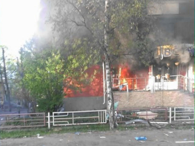 В архангельском зоомагазине раздался взрыв, затем последовал пожар: пострадали пять человек