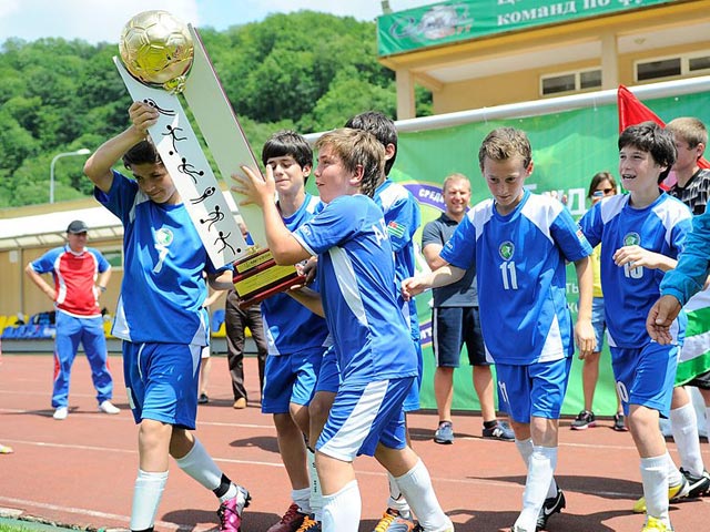 Победители младшей возрастной группы, команда "Рице-Калдахуара" (Абхазия)