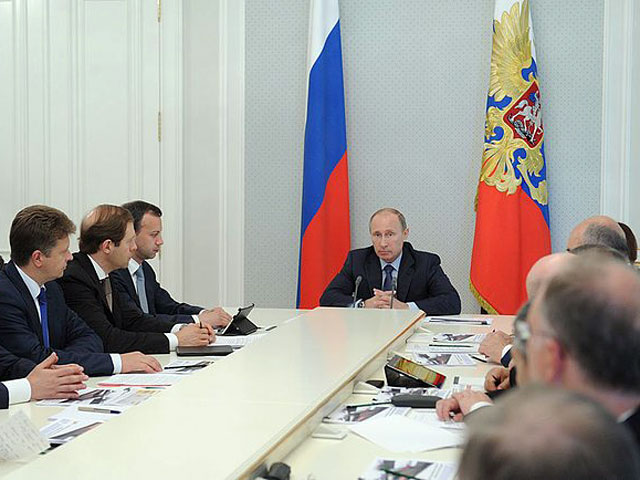 Владимир Путин поддержал идею развития сети высокоскоростного транспорта, который мог бы связывать разные города России