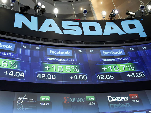 Американская фондовая биржа NASDAQ согласилась выплатить рекордный штраф в размере 10 млн долларов за ошибки, допущенные при проведении первичного размещения (IPO) ценных бумаг социальной сети Facebook