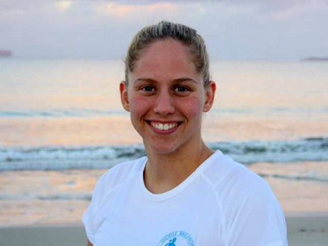 Австралийская спортсменка Хлоя Маккардел намерена вплавь преодолеть порядка 170 км, отделяющих Кубу от США
