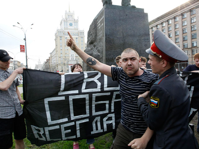 Активисты "Стратегии-31", которые выступают в защиту свободы собраний в России, по традиции попытались провести несанкционированные с властями акции протеста