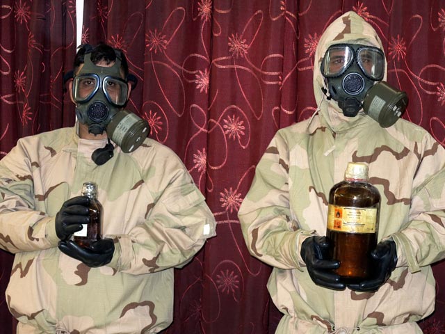 В Ираке раскрыта ячейка "Аль-Каиды", производившая химическое оружие, сообщил в субботу в эфире иракского телевидения представитель министерства обороны Ирака Мухаммед аль-Аскари