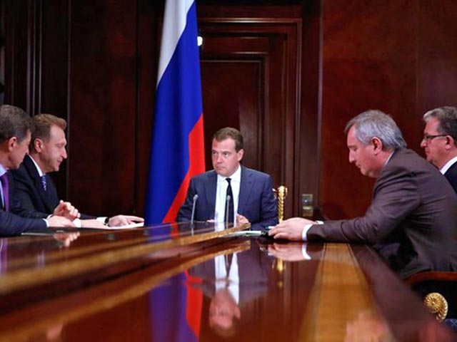 Премьер-министр РФ Дмитрий Медведев утвердил план мероприятий по расширению доступа субъектов малого и среднего предпринимательства к госзакупкам
