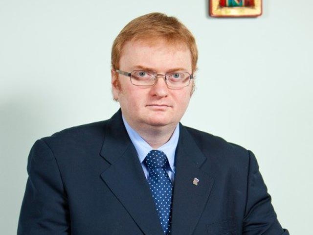Упитанный депутат Милонов после борьбы с пропагандой гомосексуализма обрушился на фастфуд