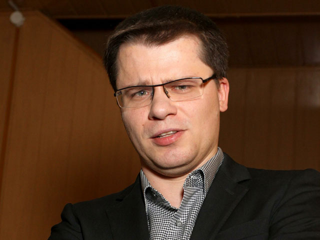 Суд в Москве отменил развод резидента Comedy Club Гарика Харламова по требованию его жены