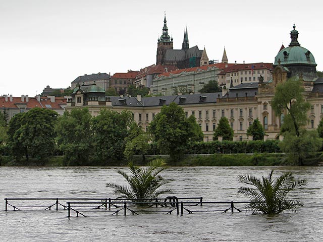 Очередная встреча спецпредставителей Грузии Зураба Абашидзе и России, замминистра иностранных дел Григория Карасина, состоялась в Праге в среду, несмотря на объявленную в столице Чехии чрезвычайную ситуацию из-за наводнения