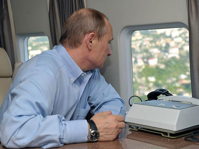 Путин воспользовался вертолетом и впервые приземлился в Кремле на специальной площадке