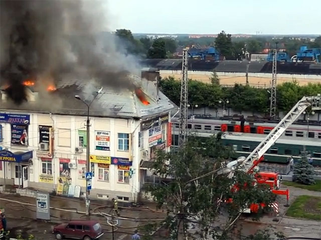 Пожарным удалось ликвидировать возгорание в торговом центре подмосковного Сергиева Посада