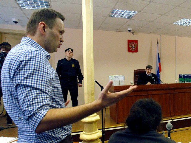Ленинский районный суд Кирова отклонил все заявленные защитой известного оппозиционера и блоггера Алексея Навального ходатайства о признании некоторых доказательств стороны обвинения недопустимыми