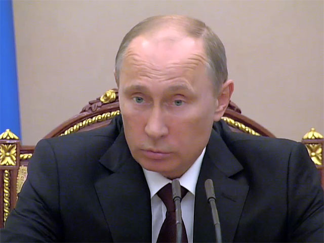 Ранее сам Путин высказал озабоченность падением темпов экономического роста