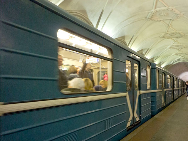 Пассажир подземки, по свидетельствам очевидцев, сам спрыгнул под поезд на станции Павелецкая-радиальная 